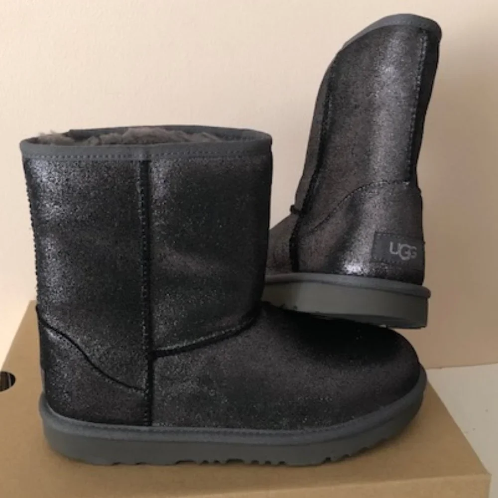 UGG Classic II Short Water Resistant Metallic Glitter boots. Size: 8